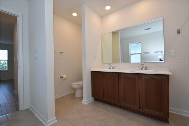 Building Photo - 32 Windsor Ter