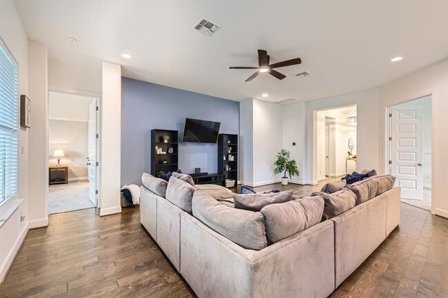 Building Photo - 1332 Modoc Wy