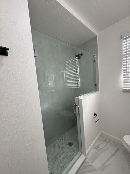 Building Photo - 909 36th St