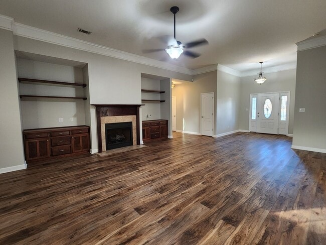 Building Photo - !!$500!! OFF FIRST MONTH!! Spacious 4BR Home with Fireplace, Screened Porch & Privacy-Fenced Yard