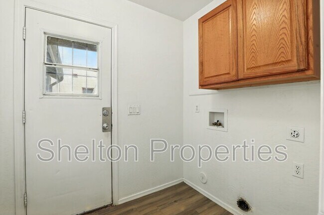 Building Photo - 345 N 15th St