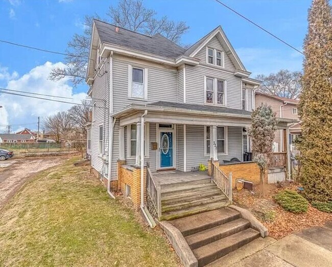 Building Photo - Rochester Triplex (328 New York Ave)