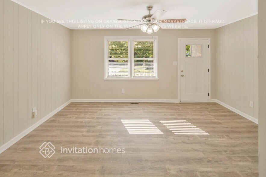 Building Photo - 1424 Sherwood Dr