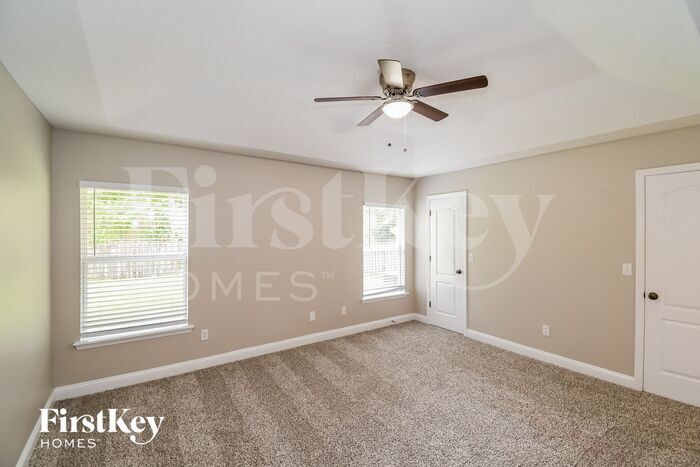 Building Photo - 10804 Stanton Hills Dr E