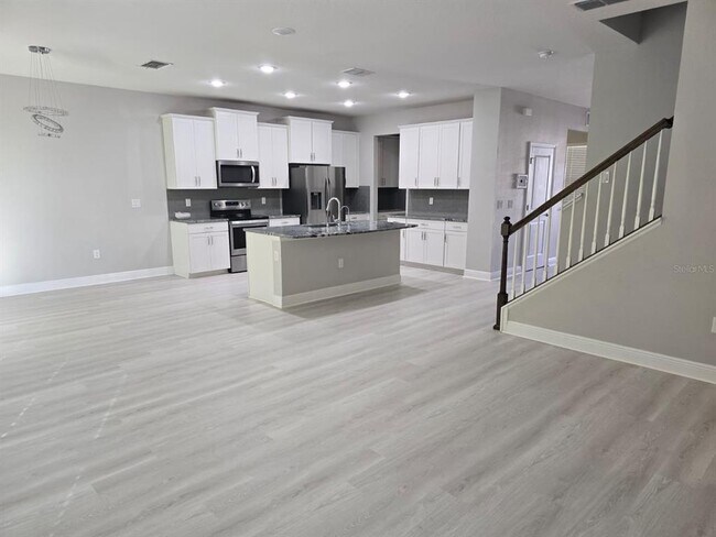 Building Photo - 10916 Honor Rd