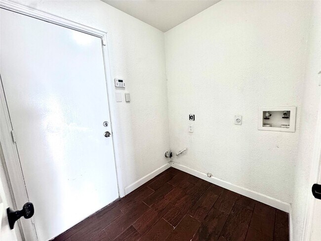 Building Photo - 11710 Fossil Rock Ln