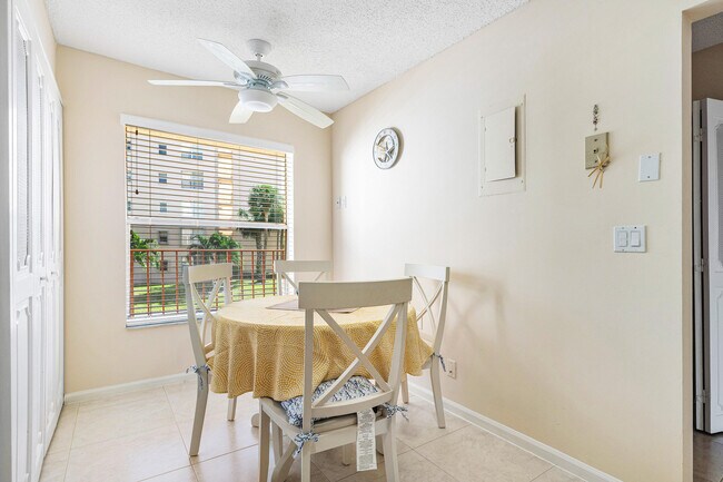 Building Photo - 14575 Bonaire Blvd