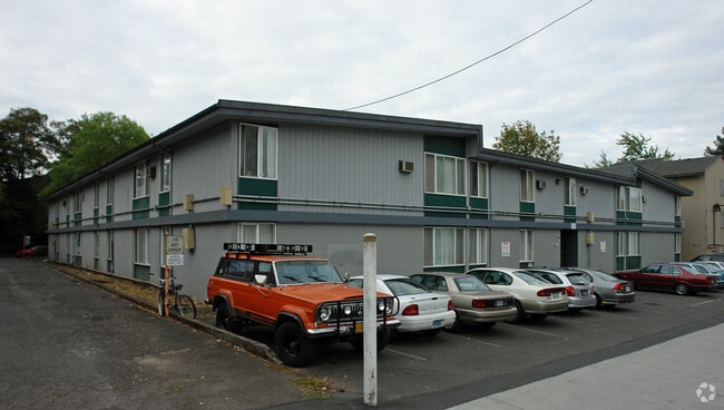 Building Photo - University Manor
