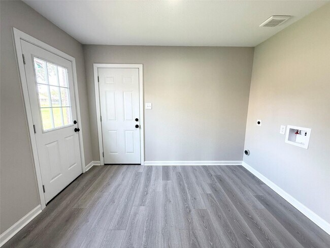 Building Photo - 2626 Woodland St