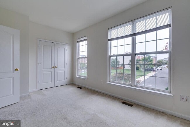 Building Photo - 13129 Park Crescent Cir