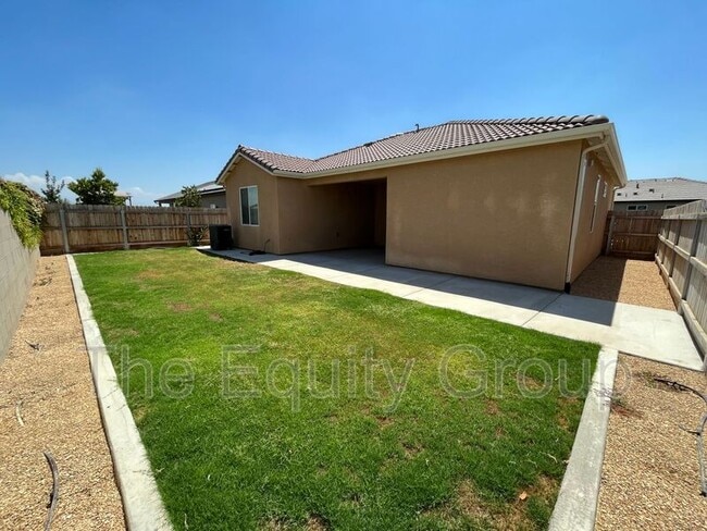 Building Photo - 4526 W Flagstaff Ave