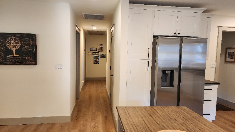 Building Photo - 1704 S Forest Dr