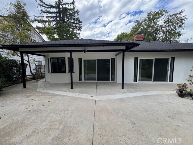 Building Photo - 2212 Linda Flora Dr