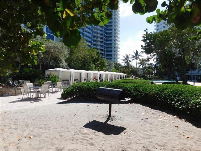 Building Photo - 3001 S Ocean Dr
