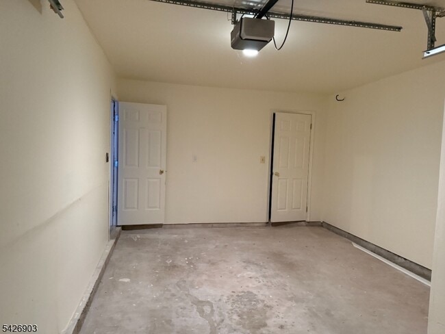 Building Photo - 31 Marrow St