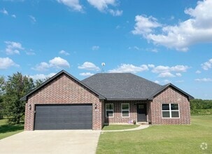 Building Photo - Over 0.5 acre lot/Off Hwy 70/Quiet neighbo...