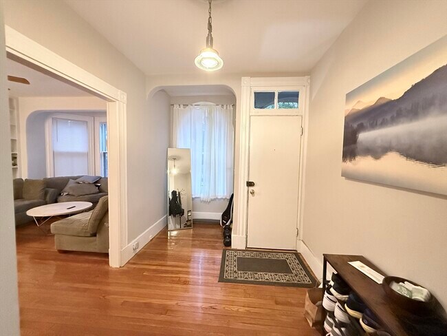 Building Photo - 91 Walnut St