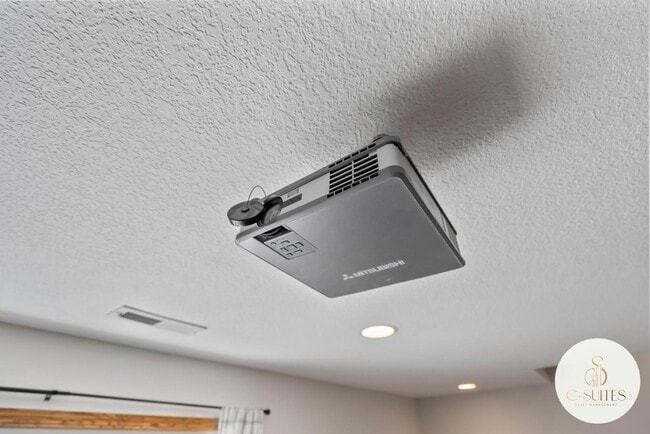 Building Photo - 1709 NW 33rd Pl