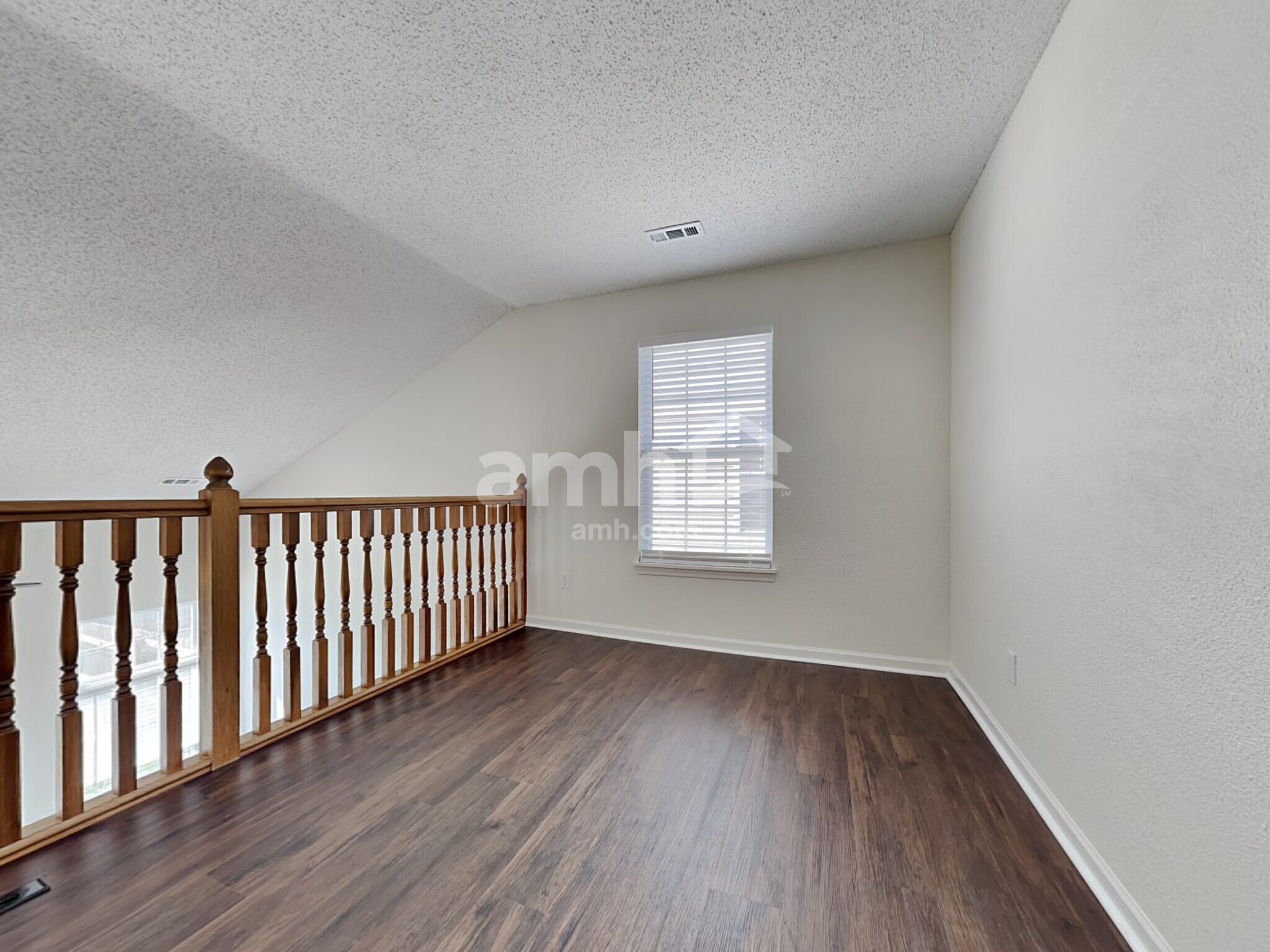 Building Photo - 7140 Kimble Dr