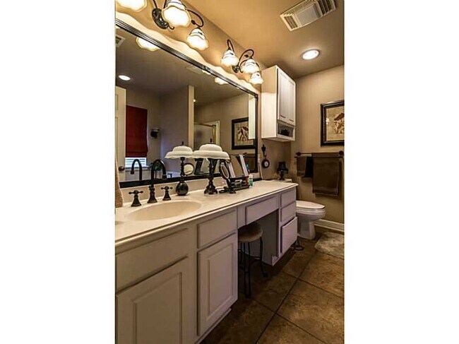 Building Photo - 505 Gaston Cir