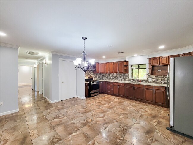Building Photo - 12934 Ivydale Dr