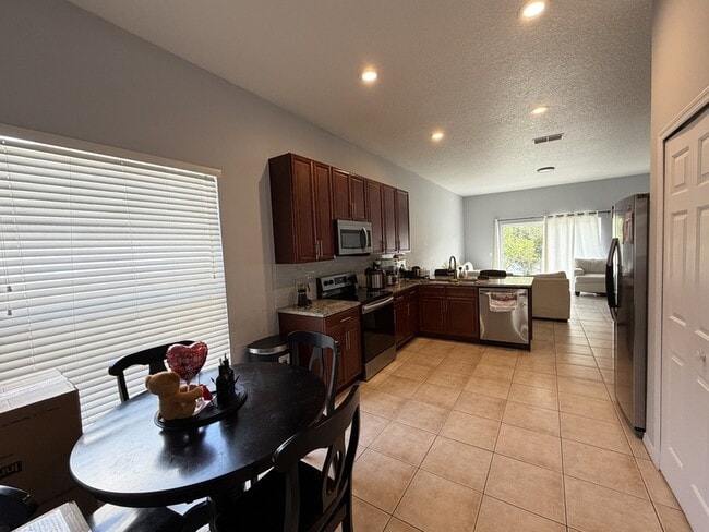 Building Photo - 3435 Kayla Cir
