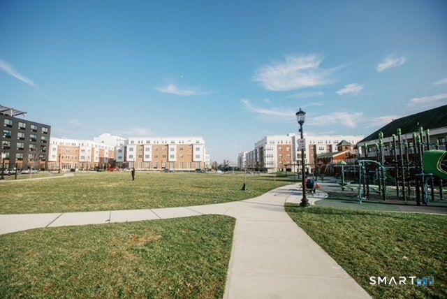 Building Photo - 49 Day St