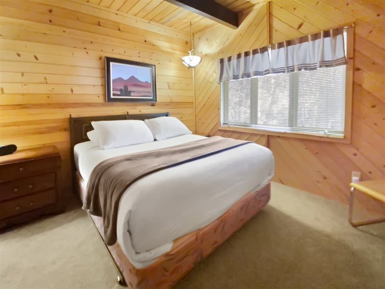 Building Photo - 95 Whispering Pines Dr