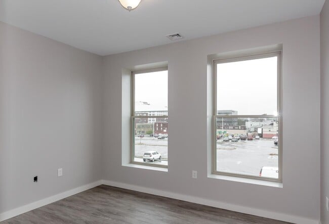 Building Photo - 540 Chestnut St