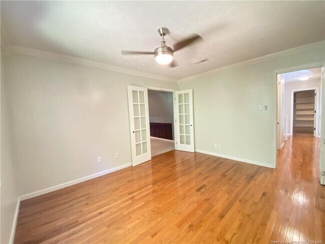 Building Photo - 462 Crown Point