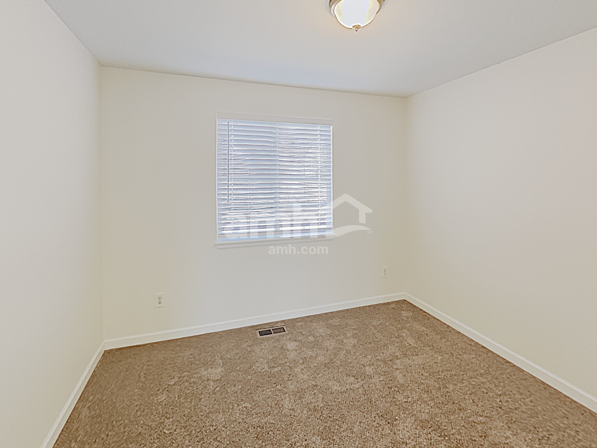 Building Photo - 11384 Kenton St