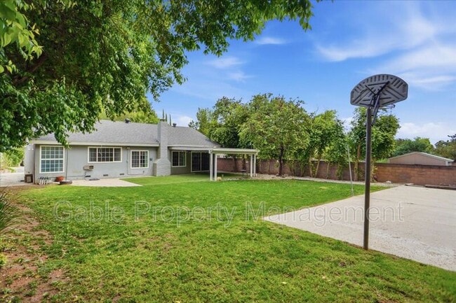 Building Photo - 27277 Garza Dr