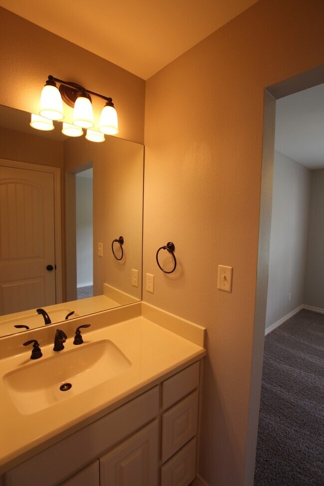 Building Photo - Coming Soon! Luxurious 3 Bed 2.5 Bath Rent...