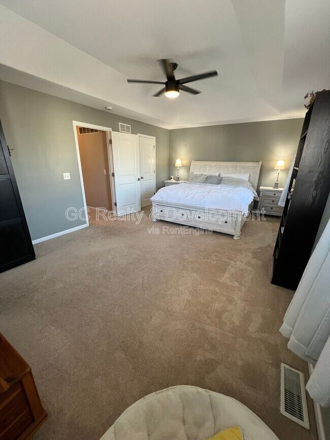 Building Photo - 112 Lakeshore Dr