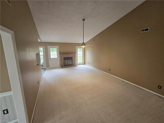 Building Photo - 921 Martingale Ct