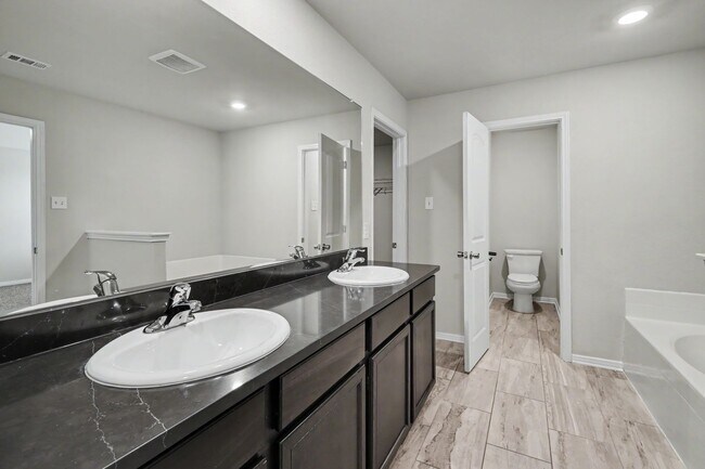 Building Photo - 4 Bed, 2.5 Bath Home in Hightop Ridge with Open Floor Plan