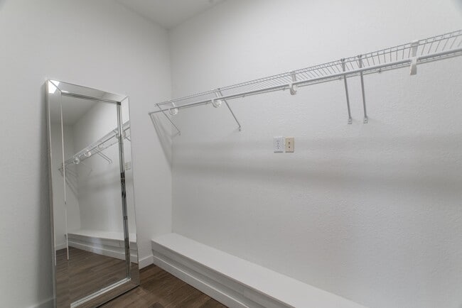 Building Photo - 102 E Lasting Spring Cir