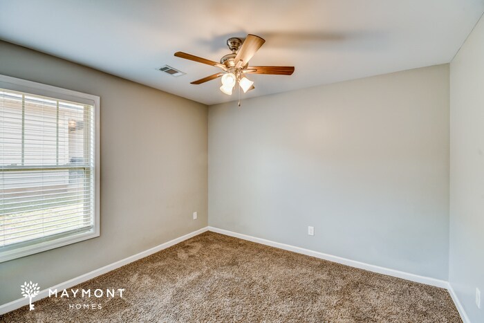 Building Photo - 16347 Creek Dr