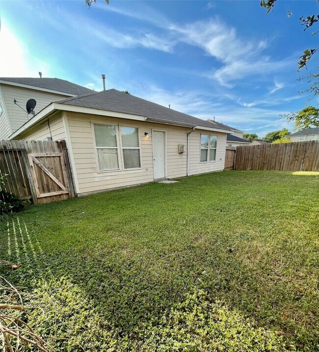 Building Photo - 16822 Perryton Ln
