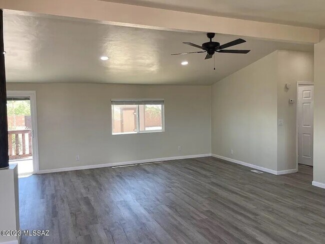 Building Photo - 3181 W Green Park Dr