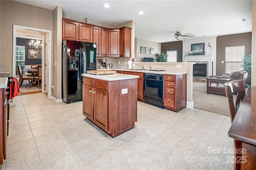 Building Photo - 7038 Church Wood Ln