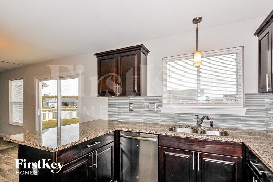 Building Photo - 159 Hadley Grove Dr