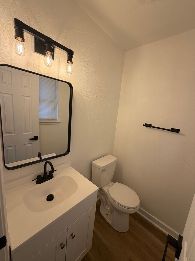 Building Photo - 3-Bed, 2-Bath Home for Rent - Jacksonville