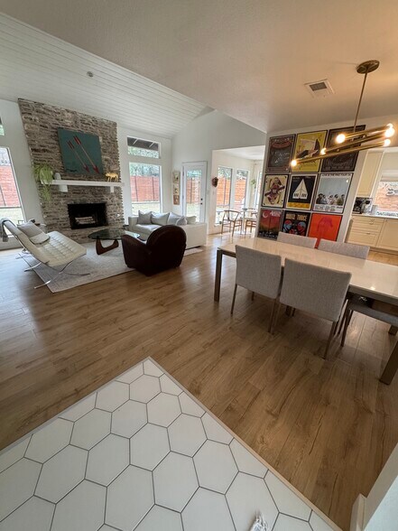 Entry view of dining and living room - 3808 Oak Creek Dr