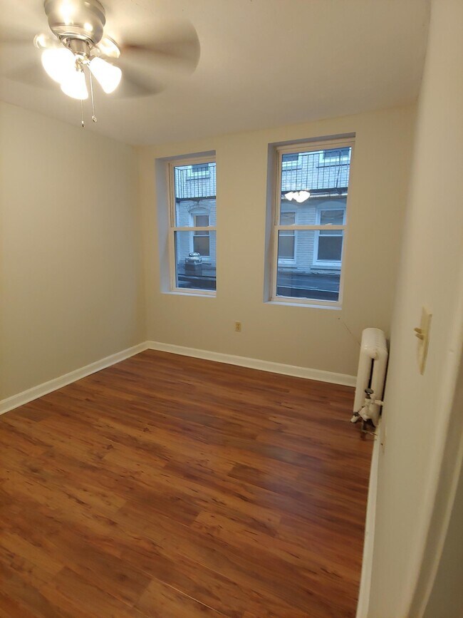 Building Photo - 224 Hanover St