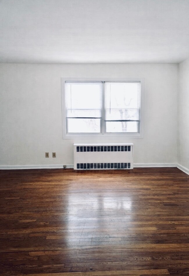 Building Photo - 19 Millers Ln