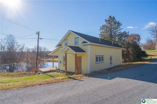 Building Photo - 621 Nursery Rd