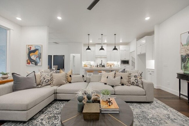 Building Photo - 7917 Behr Dr