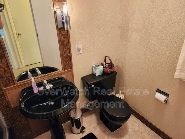 Building Photo - 3890 Caravelle Dr