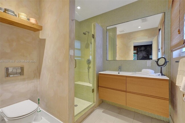 Building Photo - 669 NE 60th St